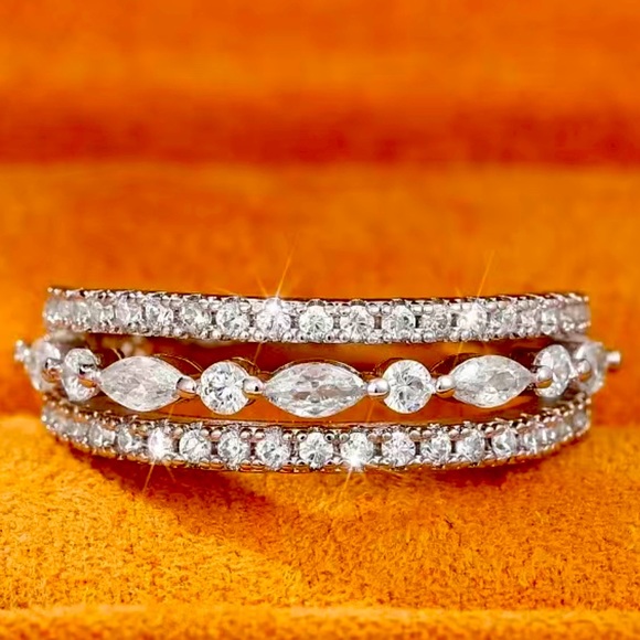 ♥️Ring 3 rows of marquis’s cut, geometric round cuts  zircons together /one ring - Picture 6 of 10